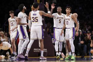 三队竞争的 三队竞争的