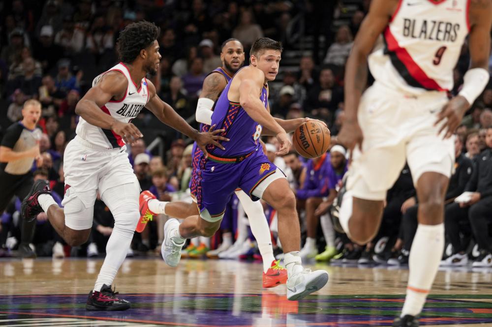 一位曾任职 一位曾任职